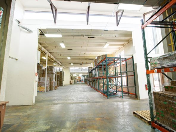 Outstanding Warehouse & Office For Sublease in Gunbarrel-Suite 100